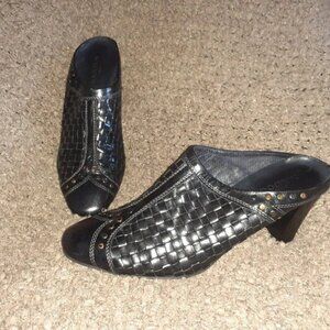 SESTO MEUCCI-Cammie-Black Woven Leather Mules-Studded-3" Heel-SZ 11M-Near Mint